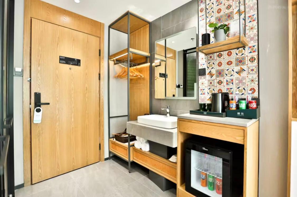 True Go Hotel - Shanghai Jing'An Temple Nanjing West Road Dış mekan fotoğraf