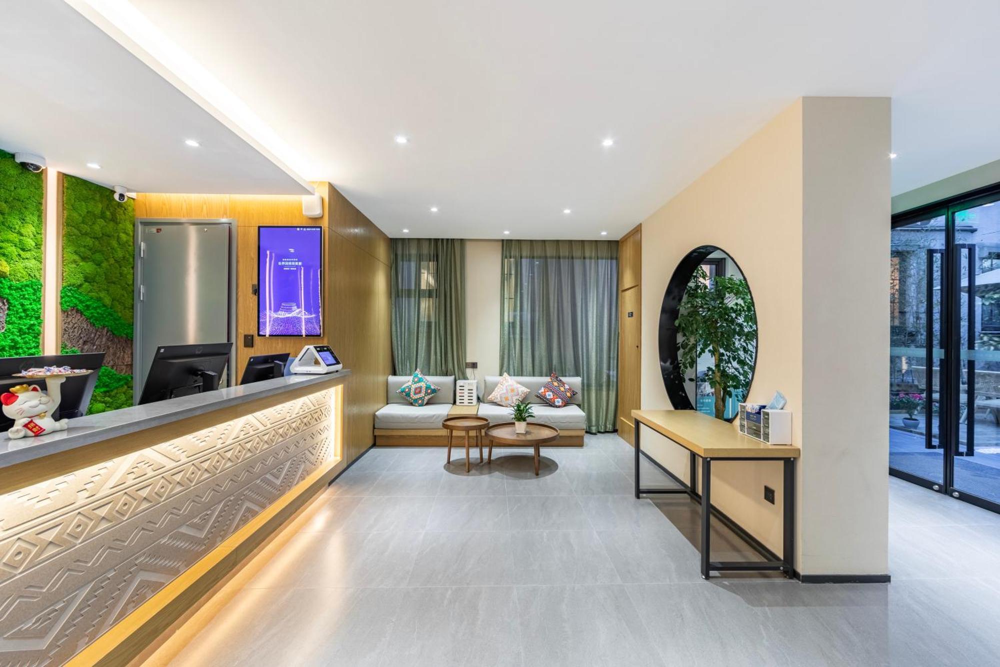 True Go Hotel - Shanghai Jing'An Temple Nanjing West Road Dış mekan fotoğraf